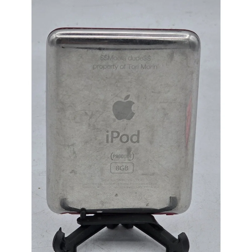 2 Apple iPod nano 8GB - 3rd Generation‎ - Green & Red A1236 For Parts! SEE PICS!